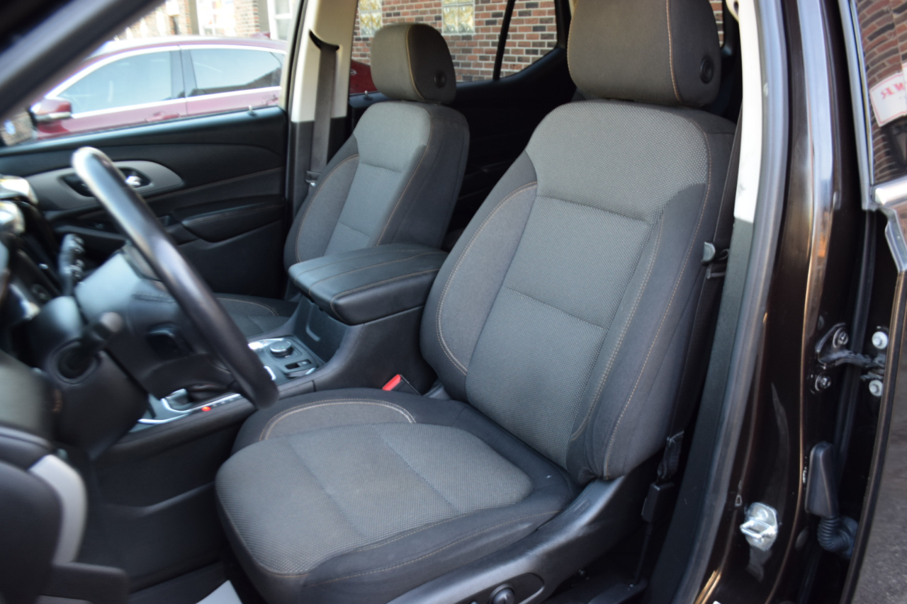 Chevrolet Traverse AWD 4dr LT Cloth w/1LT 2019 Chevrolet Traverse AWD 4dr LT Cloth w/1LT 2019