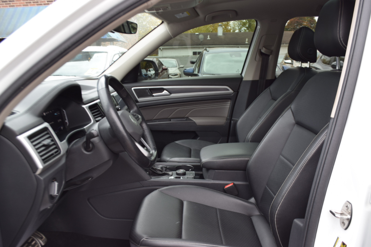 Volkswagen Atlas 3.6L V6 SEL R-Line 4MOTION 2022 Volkswagen Atlas 3.6L V6 SEL R-Line 4MOTION 2022