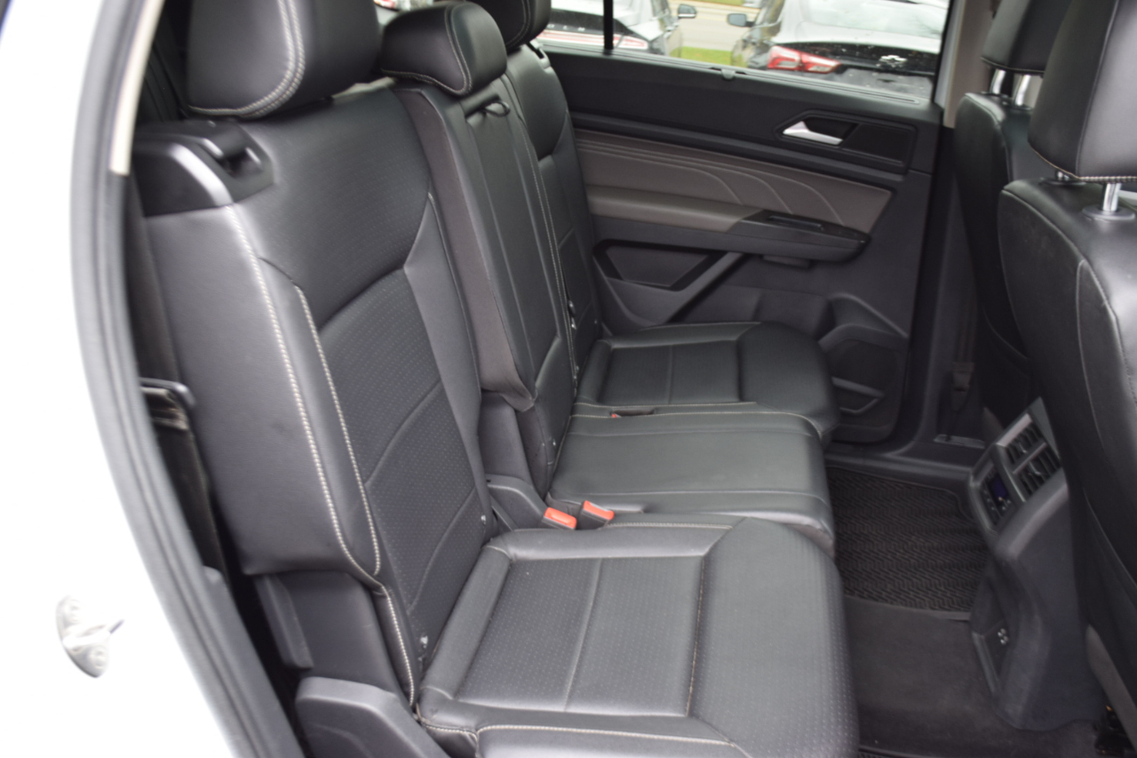 Volkswagen Atlas 3.6L V6 SEL R-Line 4MOTION 2022 Volkswagen Atlas 3.6L V6 SEL R-Line 4MOTION 2022