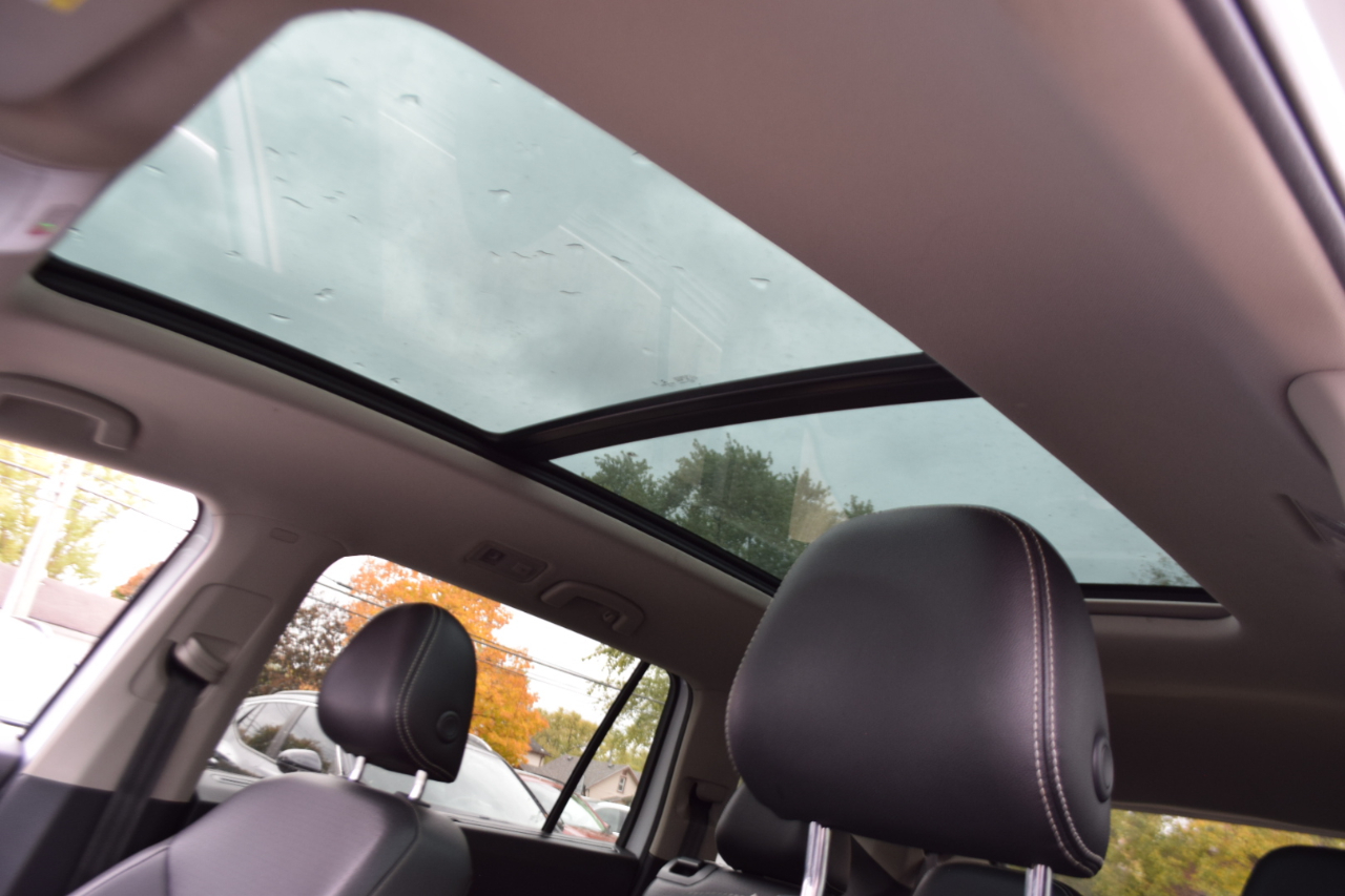 Volkswagen Atlas 3.6L V6 SEL R-Line 4MOTION 2022 Volkswagen Atlas 3.6L V6 SEL R-Line 4MOTION 2022