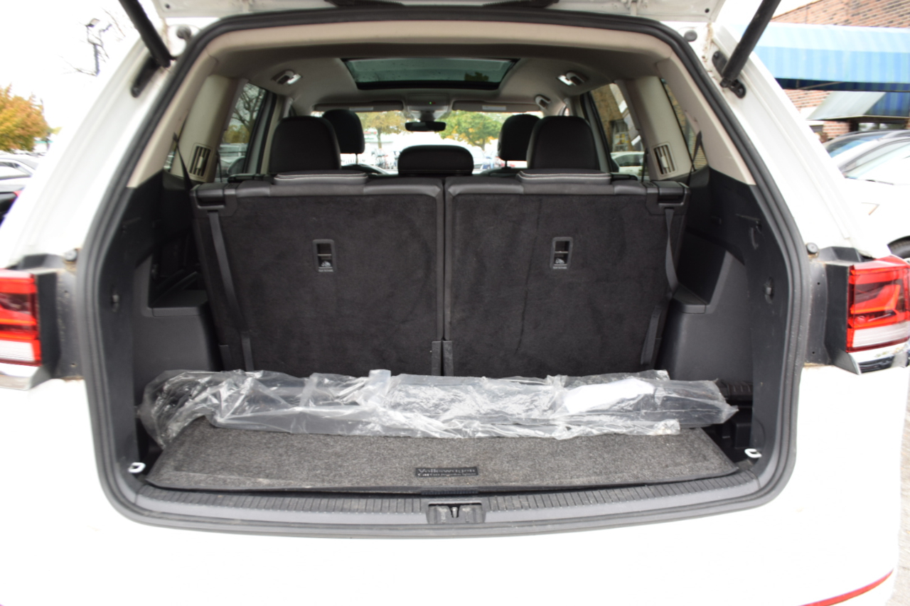 Volkswagen Atlas 3.6L V6 SEL R-Line 4MOTION 2022 Volkswagen Atlas 3.6L V6 SEL R-Line 4MOTION 2022