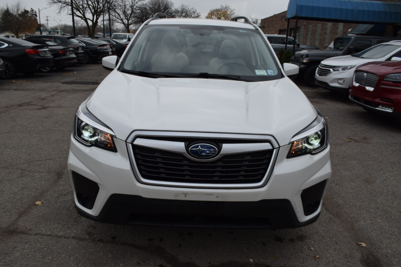 2020 Subaru Forester Premium photo 4