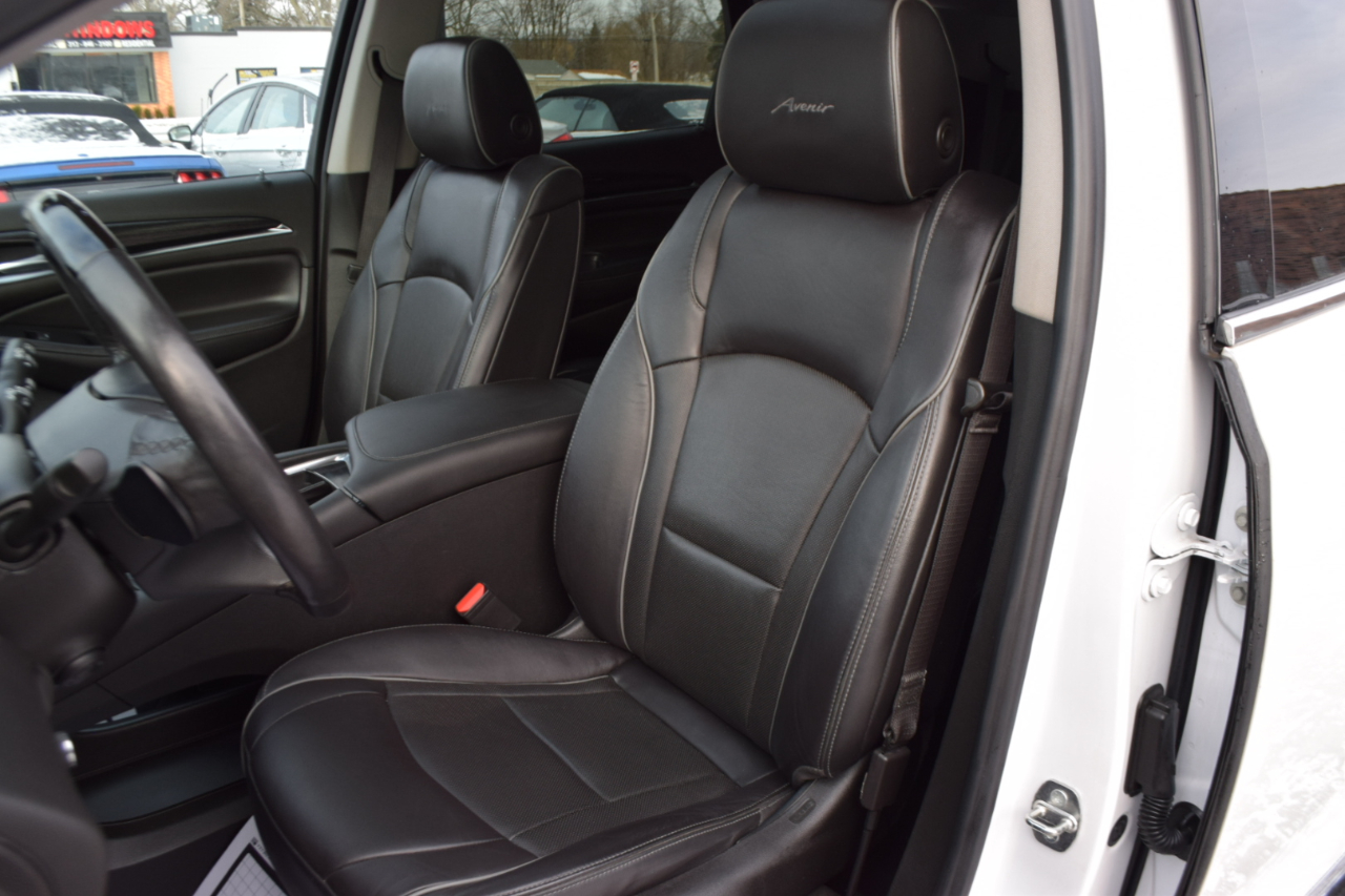 Buick Enclave FWD 4dr Avenir 2021