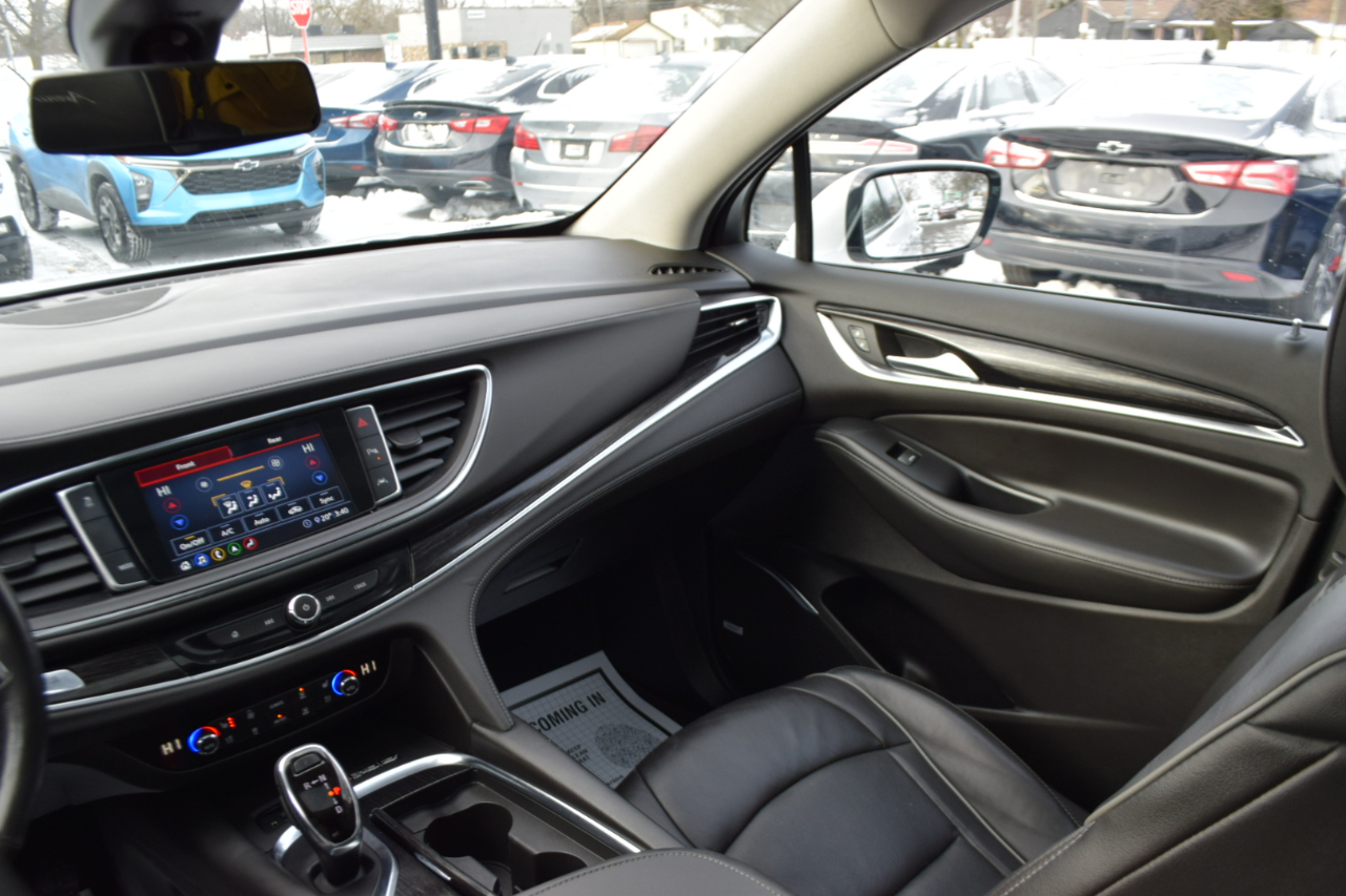 Buick Enclave FWD 4dr Avenir 2021