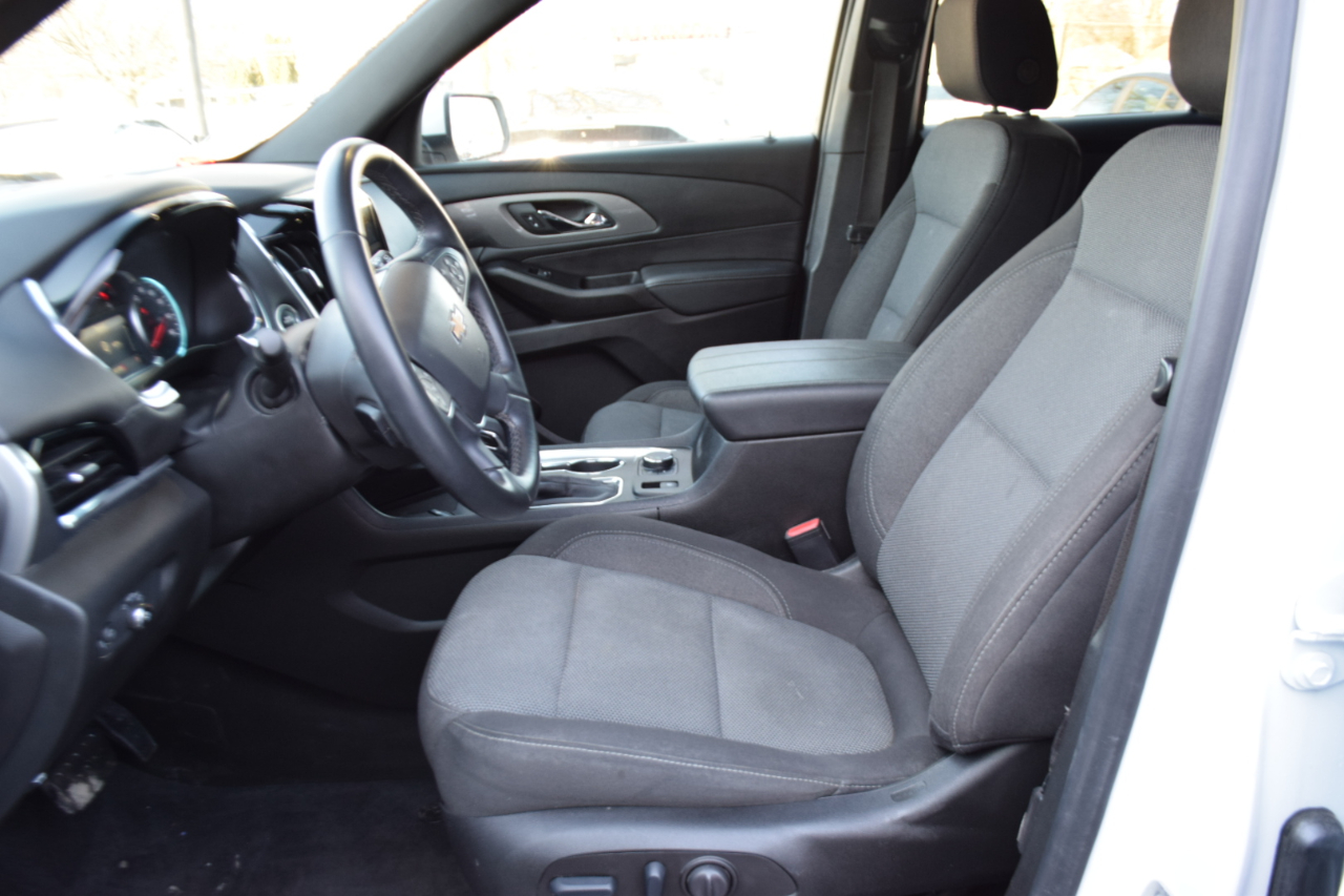 Chevrolet Traverse FWD 4dr LT Cloth w/1LT 2023