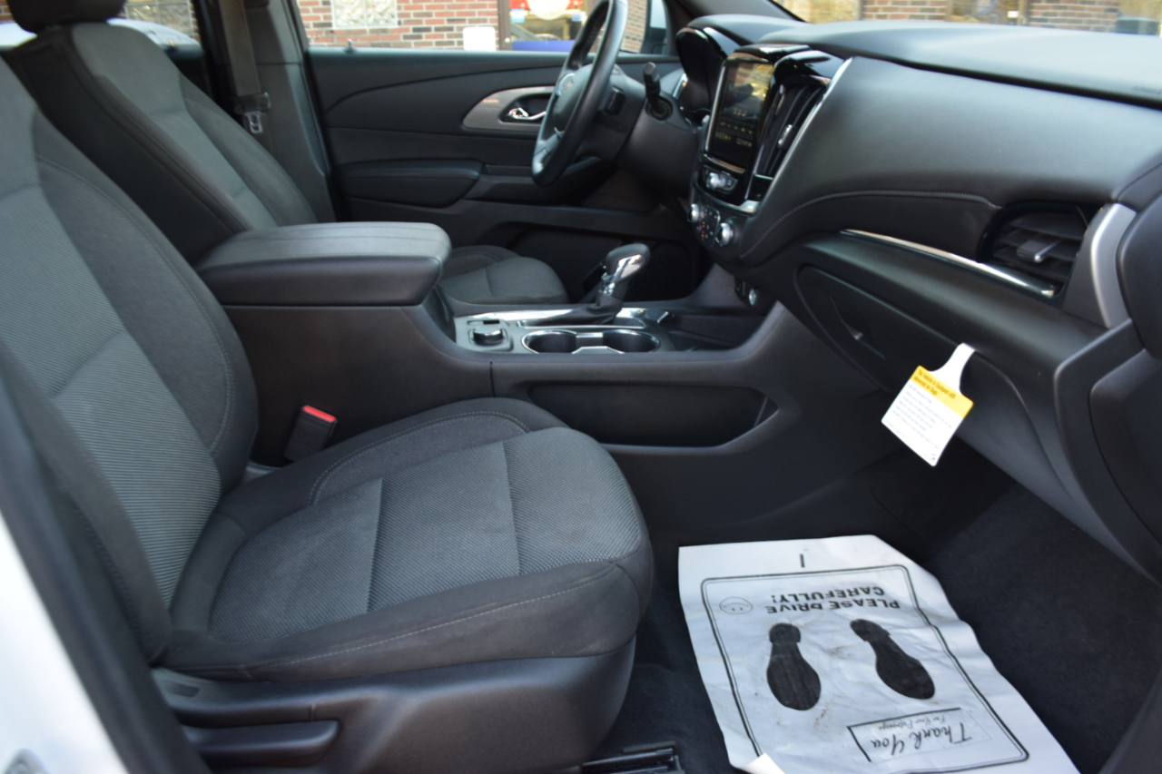 Chevrolet Traverse FWD 4dr LT Cloth w/1LT 2023