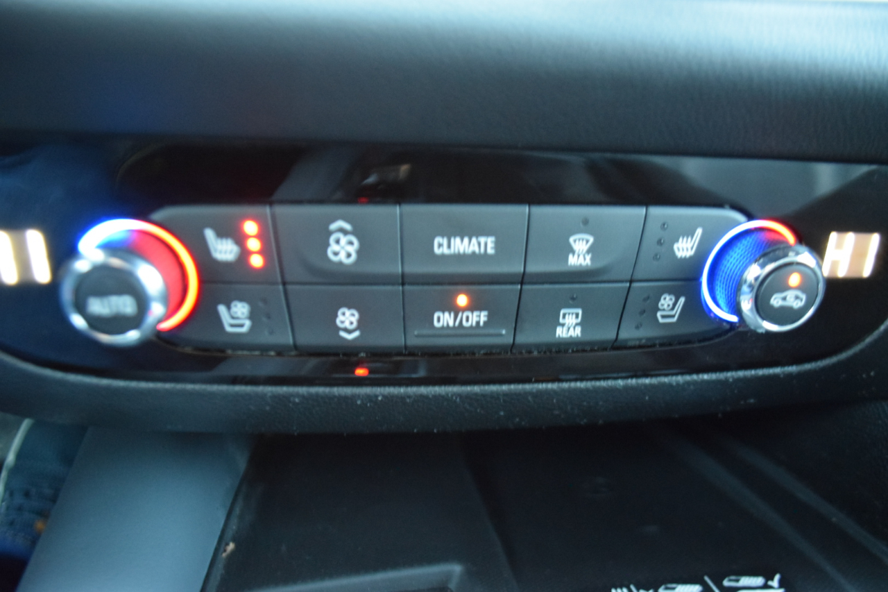 Buick Enclave FWD 4dr Premium 2022