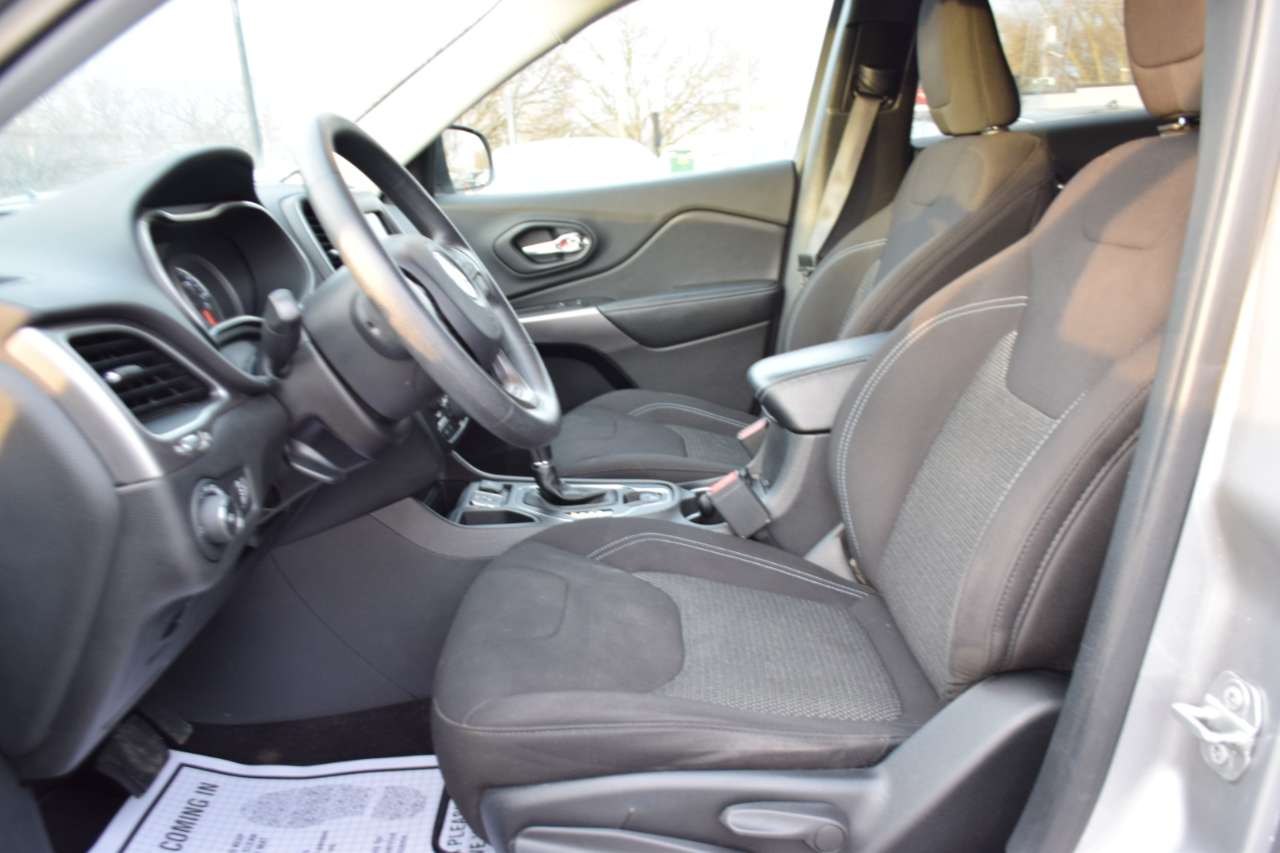 Jeep Cherokee Latitude FWD 2019