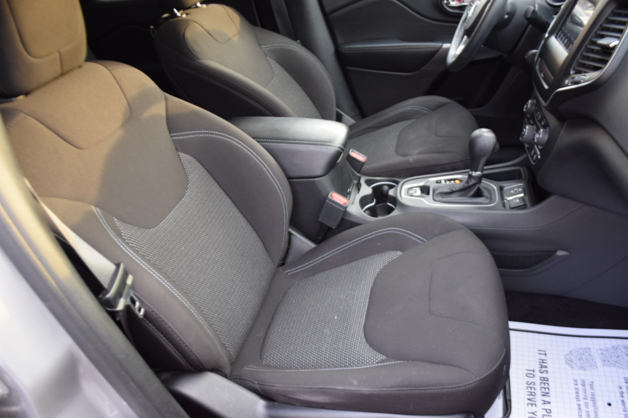 Jeep Cherokee Latitude FWD 2019