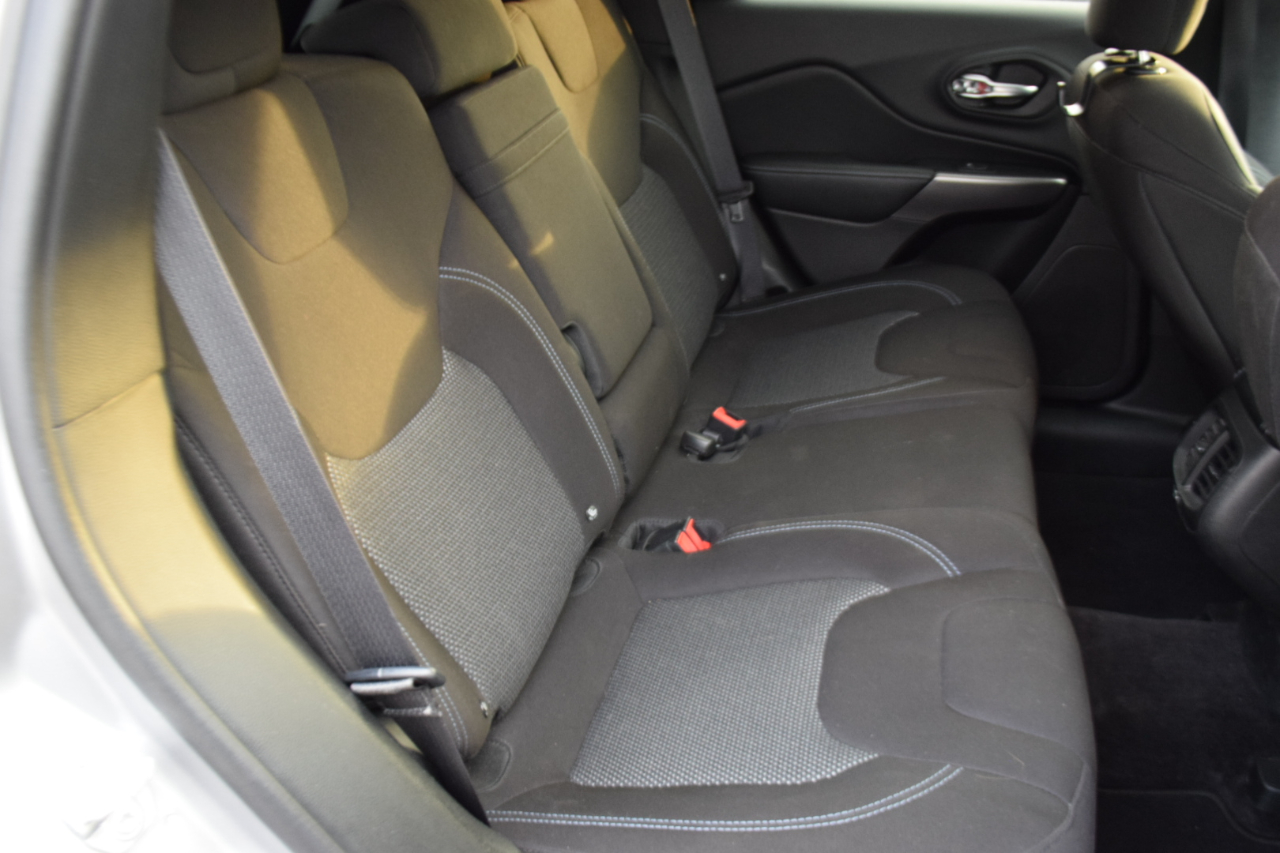 Jeep Cherokee Latitude FWD 2019