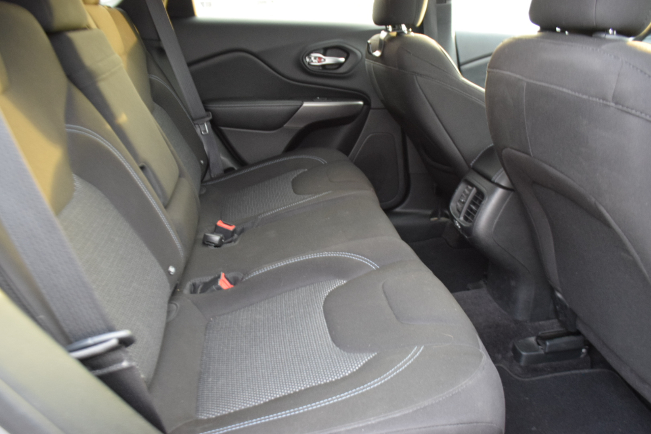 Jeep Cherokee Latitude FWD 2019