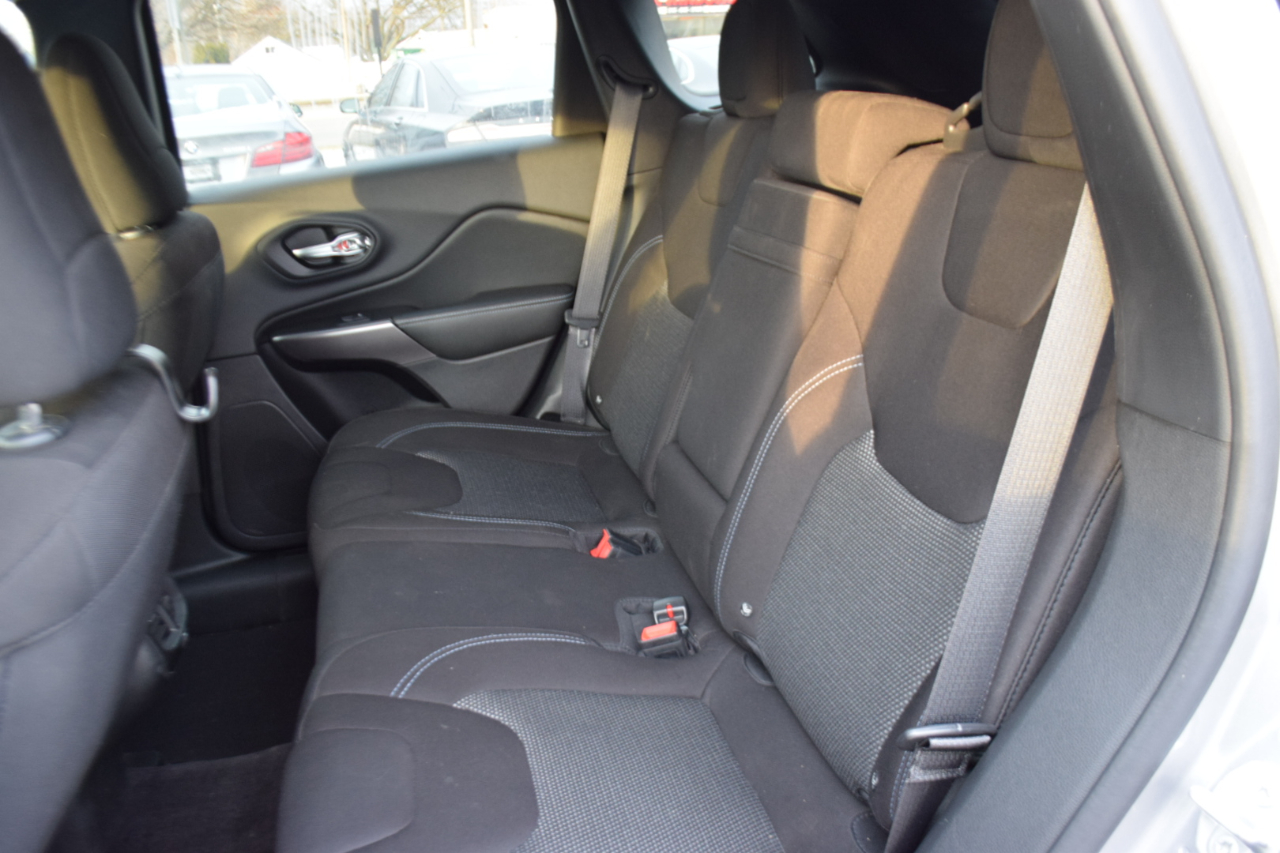 Jeep Cherokee Latitude FWD 2019