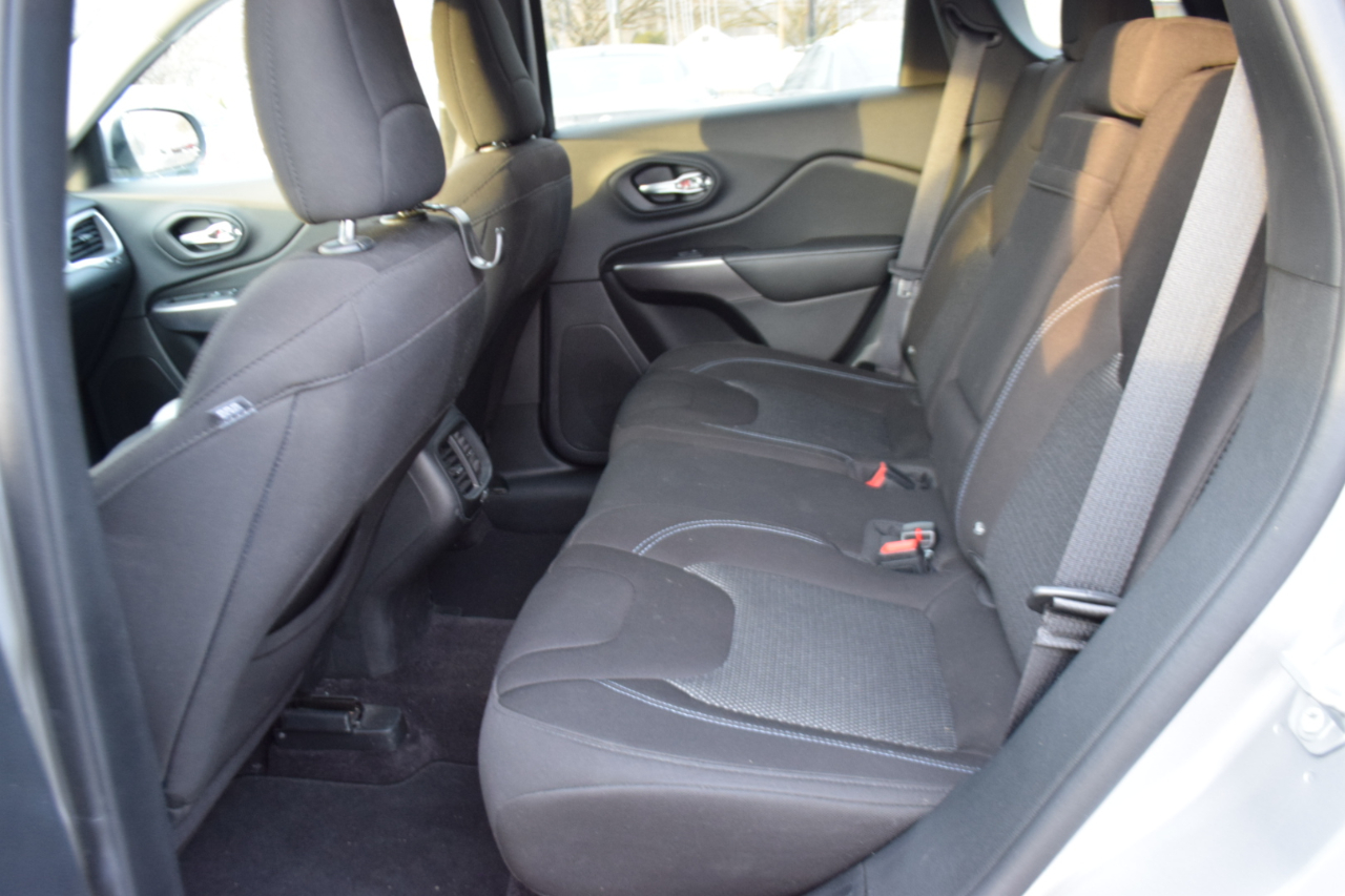 Jeep Cherokee Latitude FWD 2019