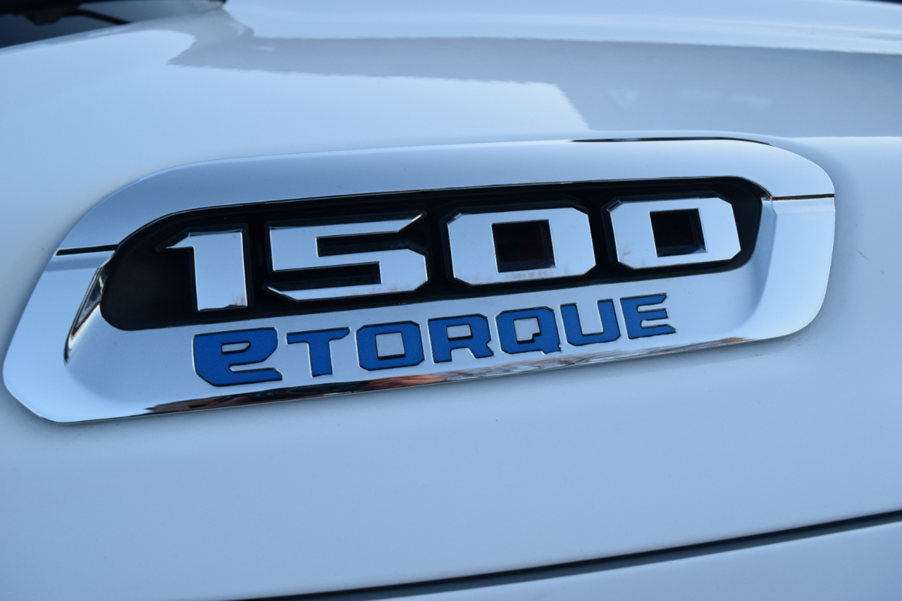 RAM 1500 Big Horn 4x4 Quad Cab 6'4" Box 2025