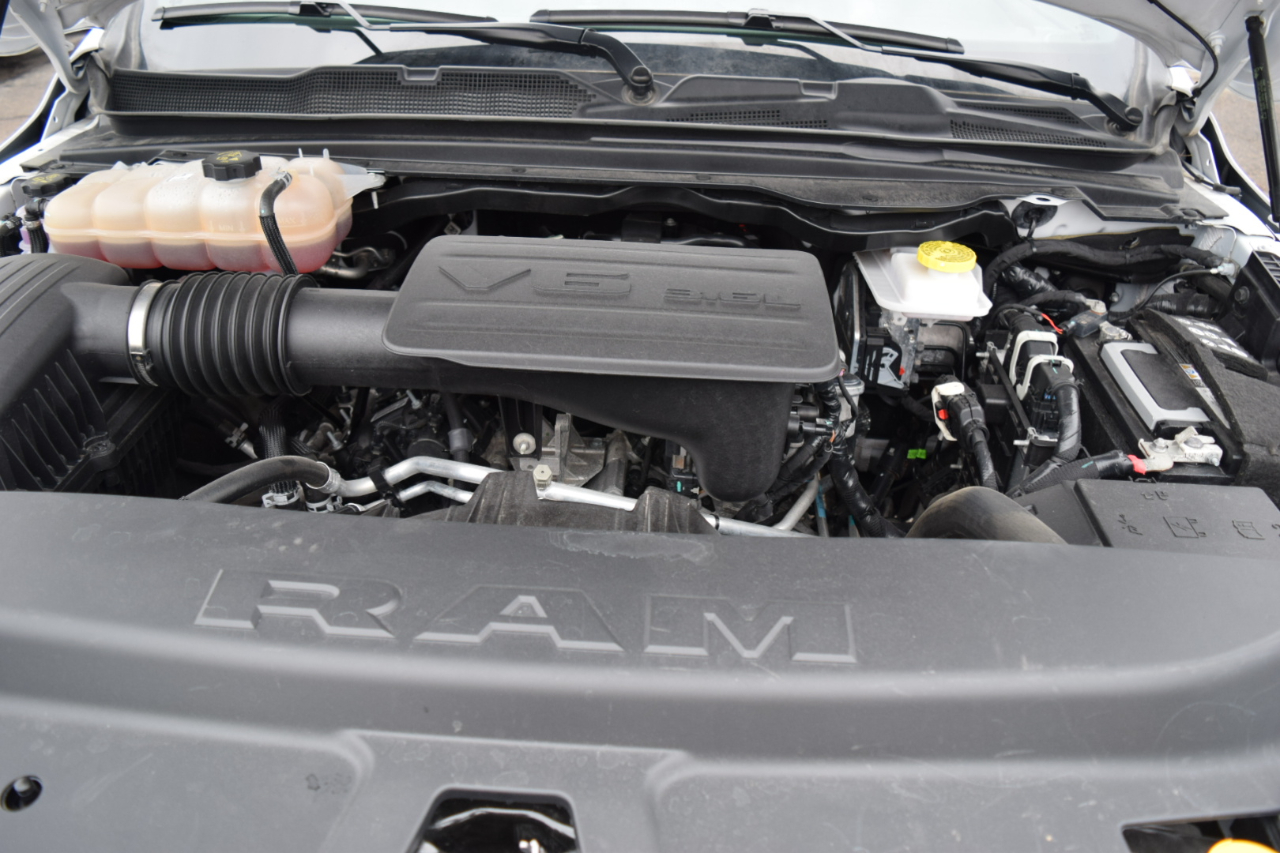 RAM 1500 Big Horn 4x4 Quad Cab 6'4" Box 2025