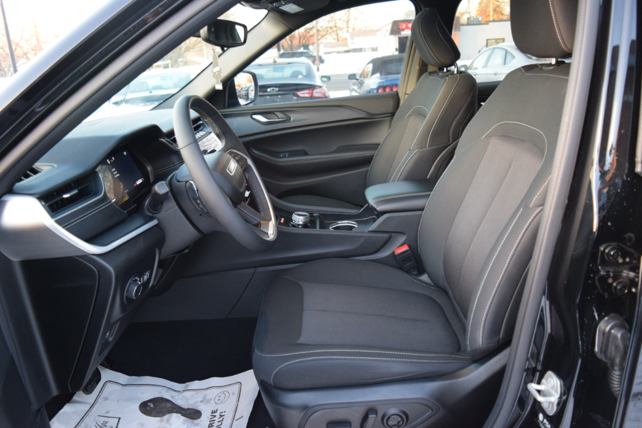 Jeep Grand Cherokee L Laredo X 4x4 2024