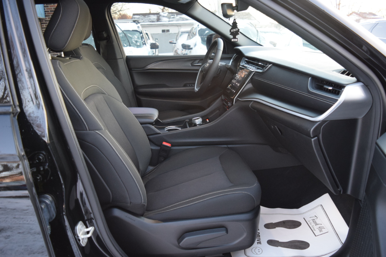 Jeep Grand Cherokee L Laredo X 4x4 2024