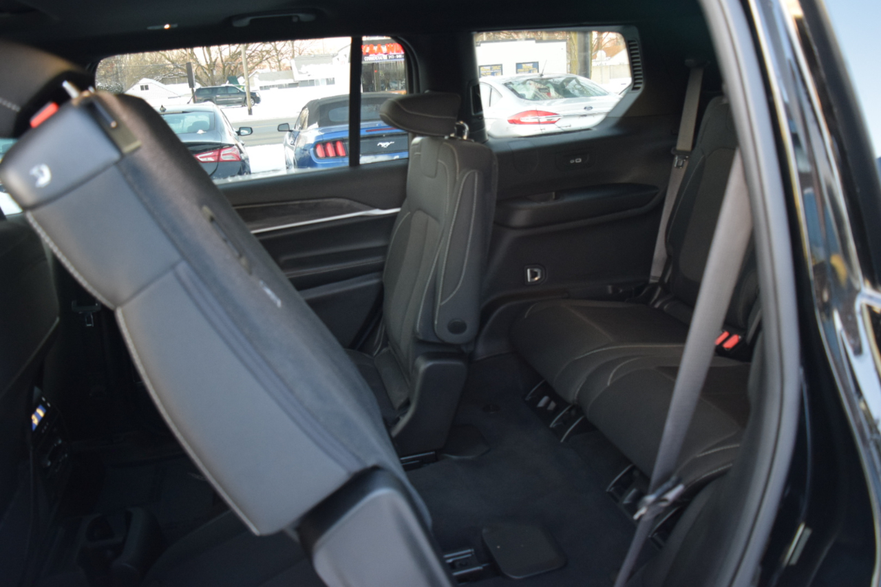 Jeep Grand Cherokee L Laredo X 4x4 2024