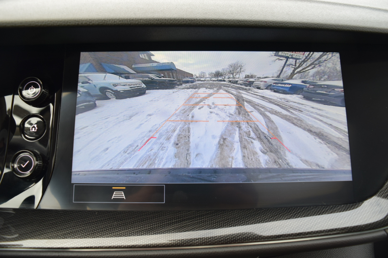 Buick Envision FWD 4dr Essence 2021