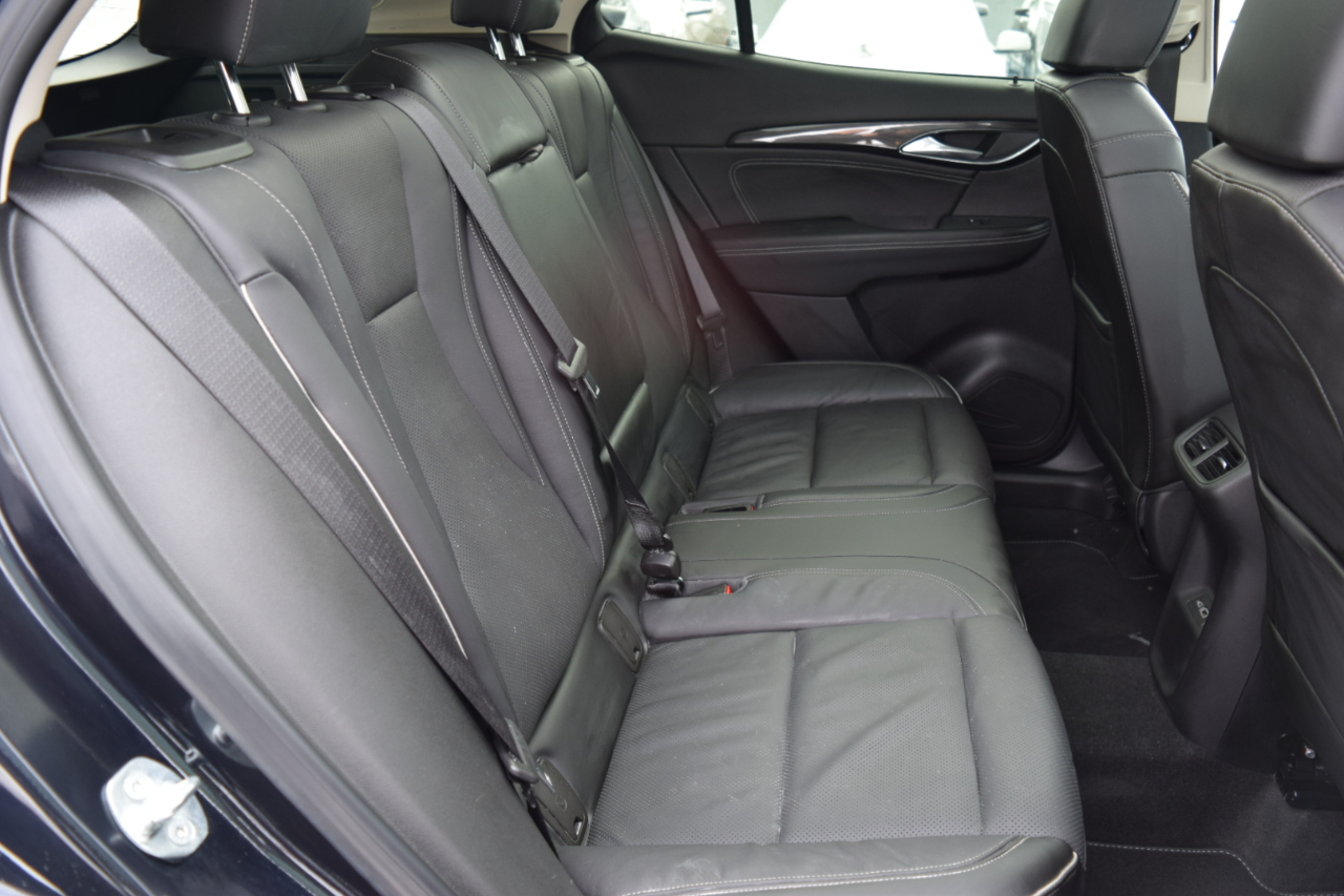 Buick Envision FWD 4dr Essence 2021