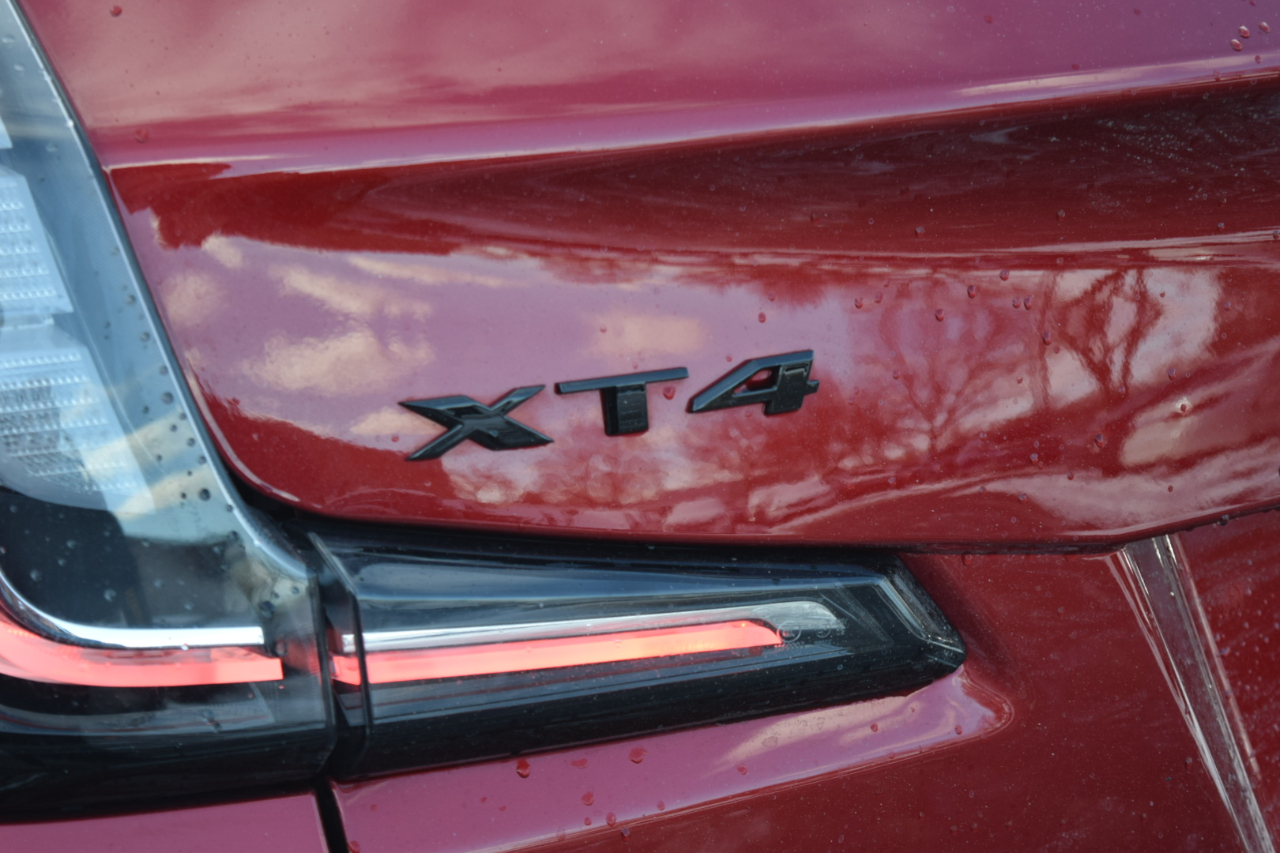 Cadillac XT4 AWD 4dr Sport 2023