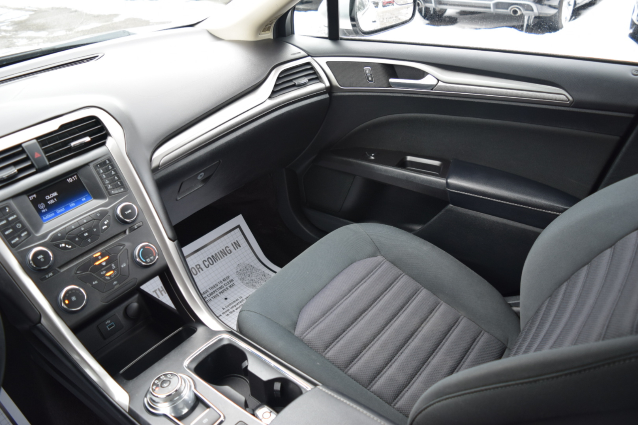 Ford Fusion SE FWD 2017