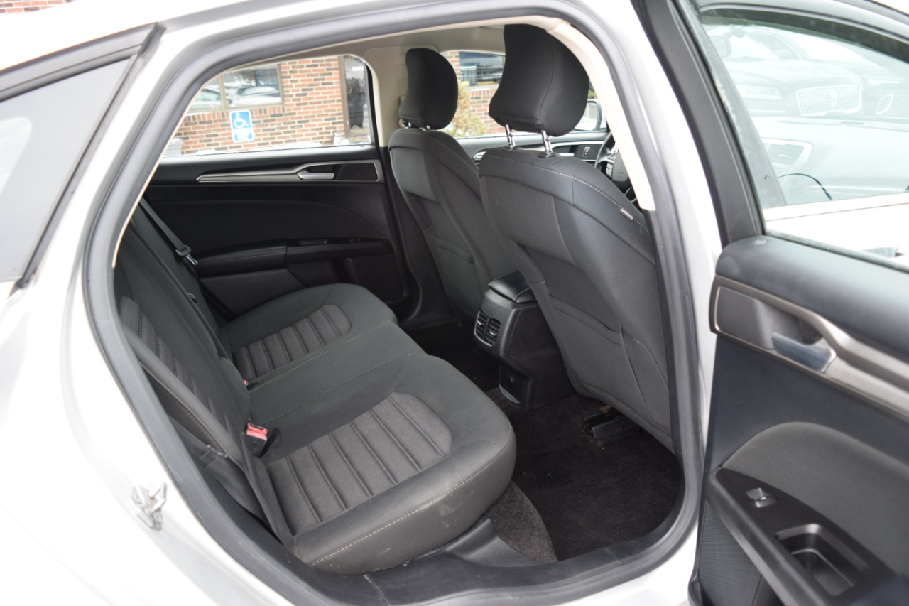 Ford Fusion SE FWD 2017