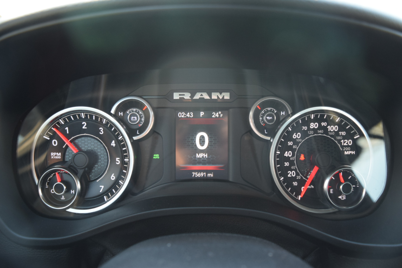 RAM 1500 Big Horn 4x4 Quad Cab 6'4" Box 2019