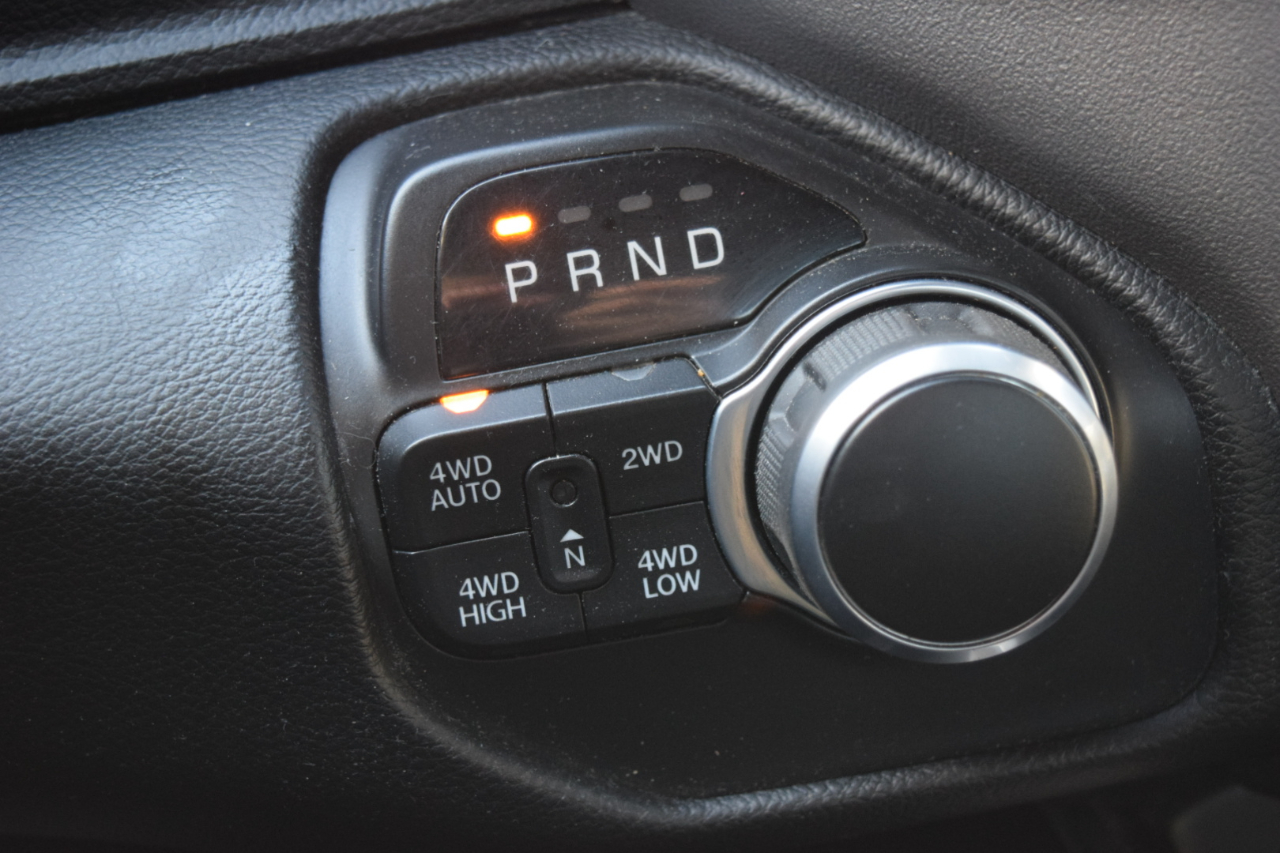 RAM 1500 Big Horn 4x4 Quad Cab 6'4" Box 2019