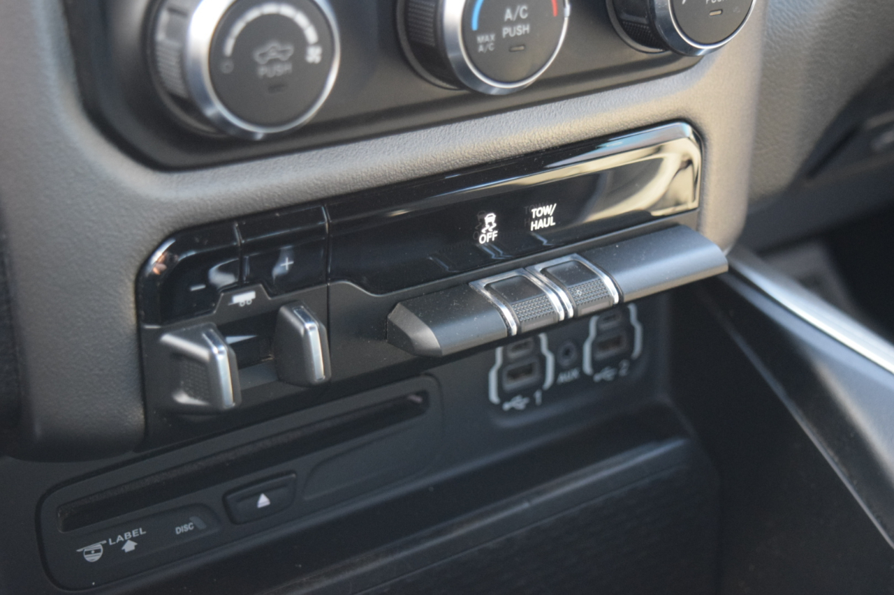 RAM 1500 Big Horn 4x4 Quad Cab 6'4" Box 2019