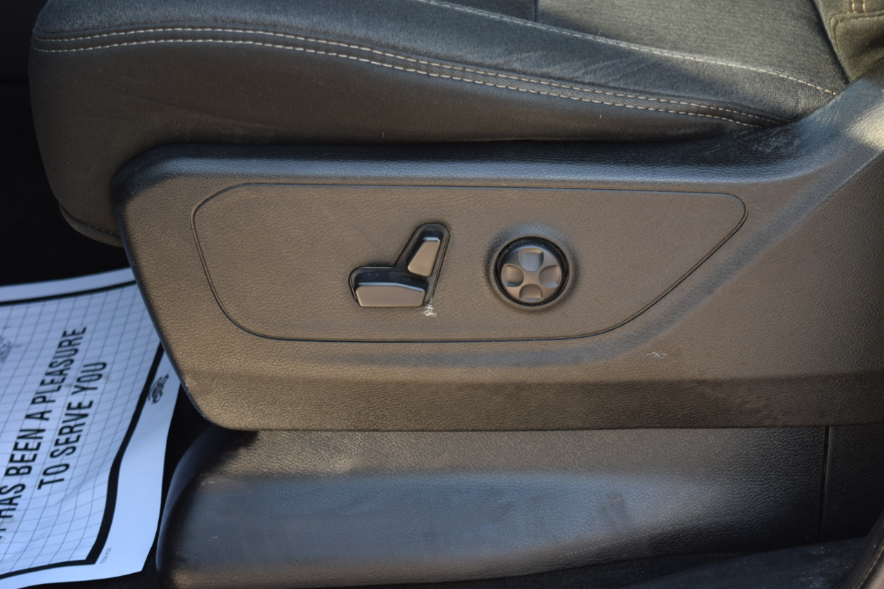 RAM 1500 Big Horn 4x4 Quad Cab 6'4" Box 2019