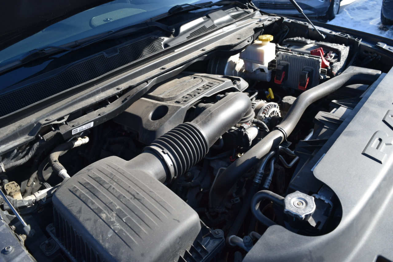 RAM 1500 Big Horn 4x4 Quad Cab 6'4" Box 2019