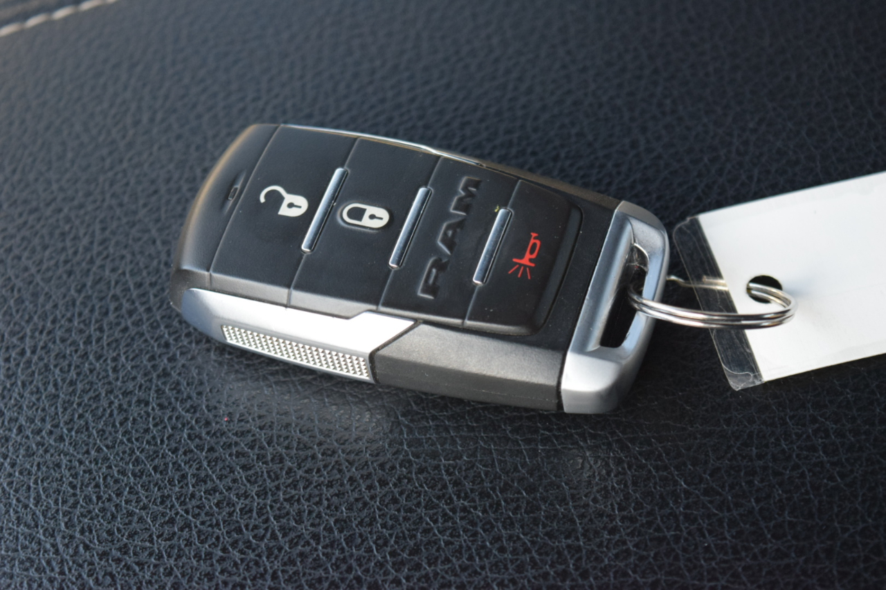 RAM 1500 Big Horn 4x4 Quad Cab 6'4" Box 2019