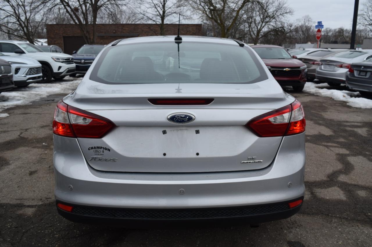 Ford Focus 4dr Sdn SE 2013