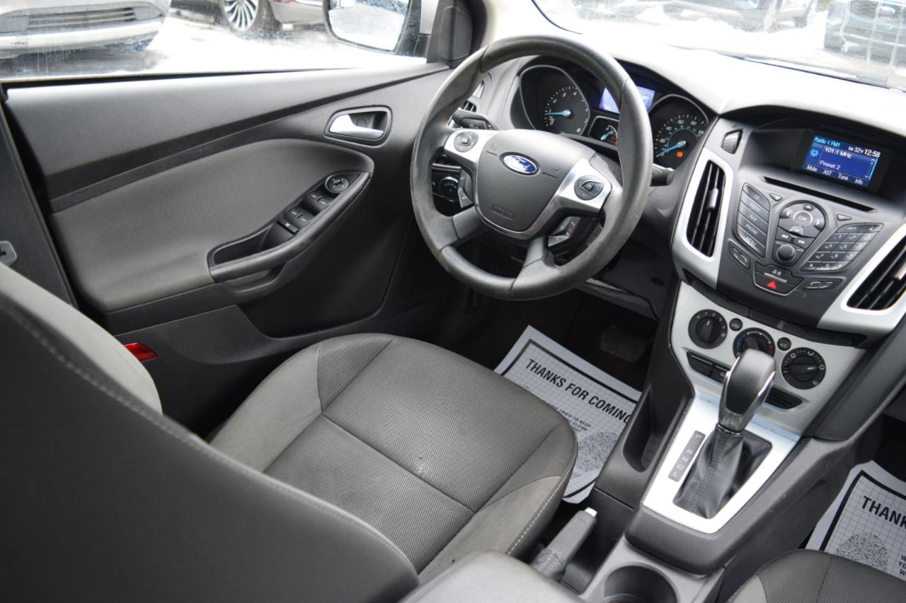 Ford Focus 4dr Sdn SE 2013