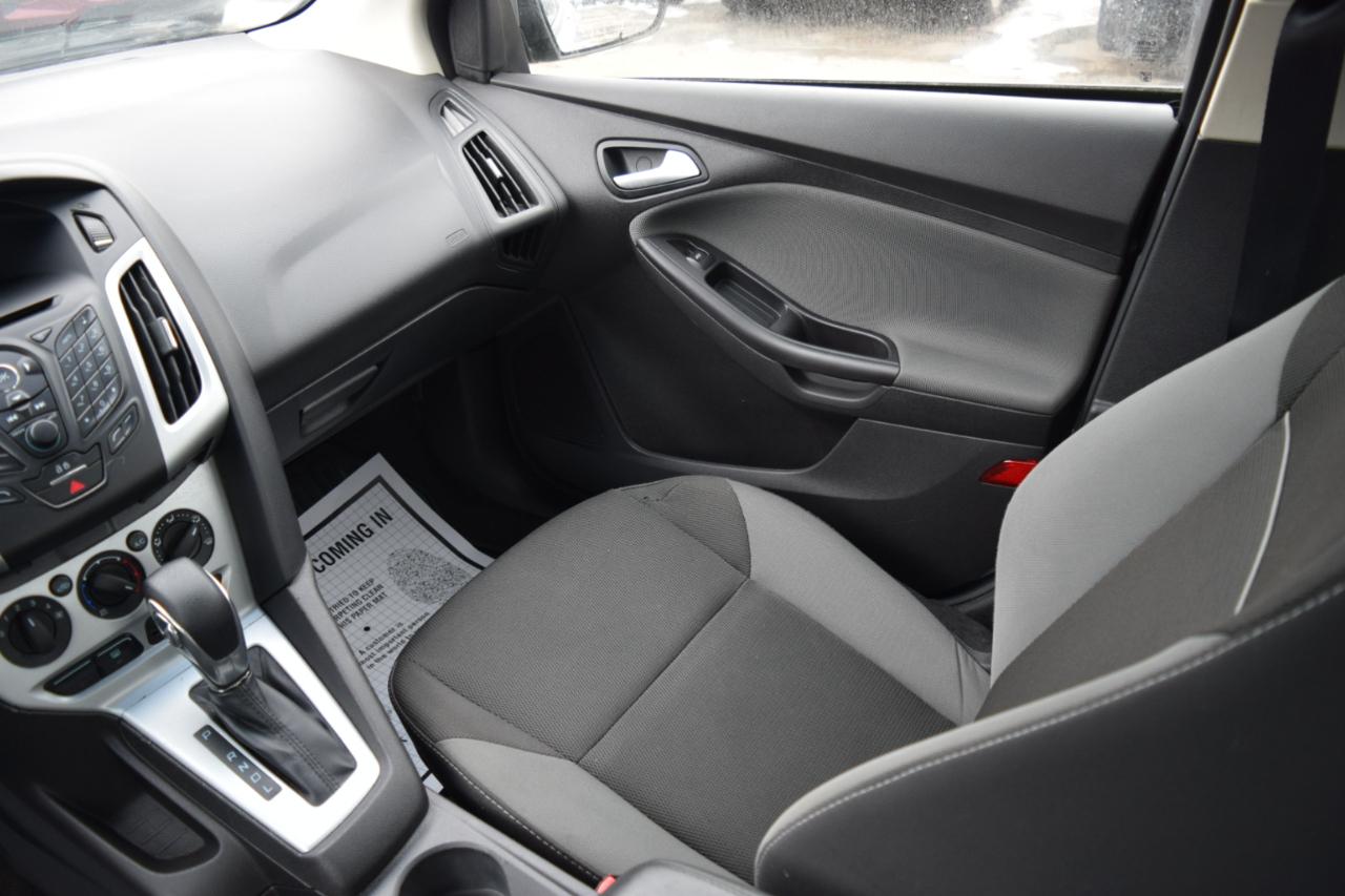 Ford Focus 4dr Sdn SE 2013