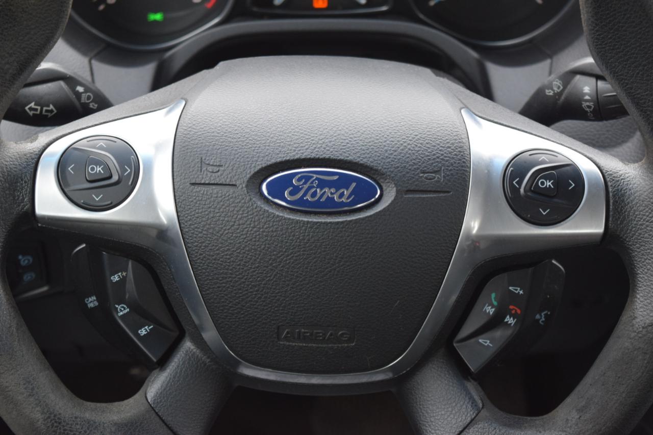 Ford Focus 4dr Sdn SE 2013