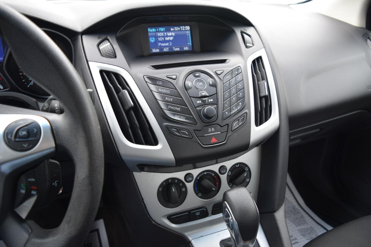 Ford Focus 4dr Sdn SE 2013