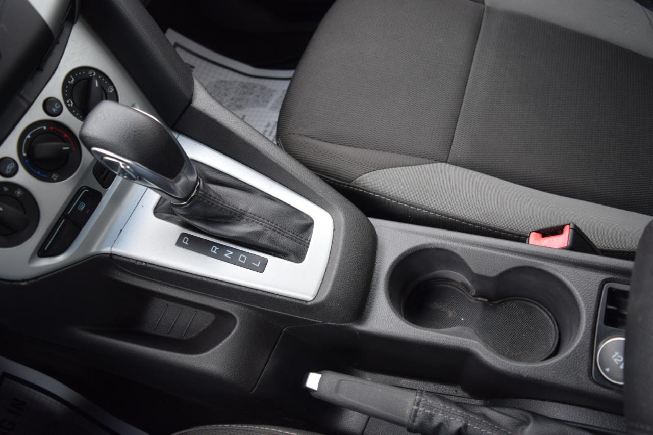 Ford Focus 4dr Sdn SE 2013