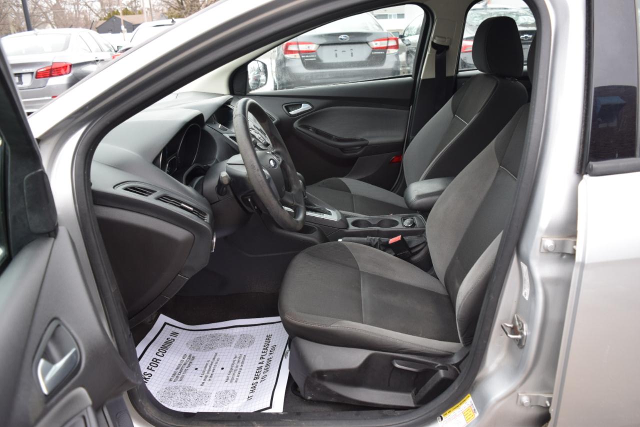 Ford Focus 4dr Sdn SE 2013