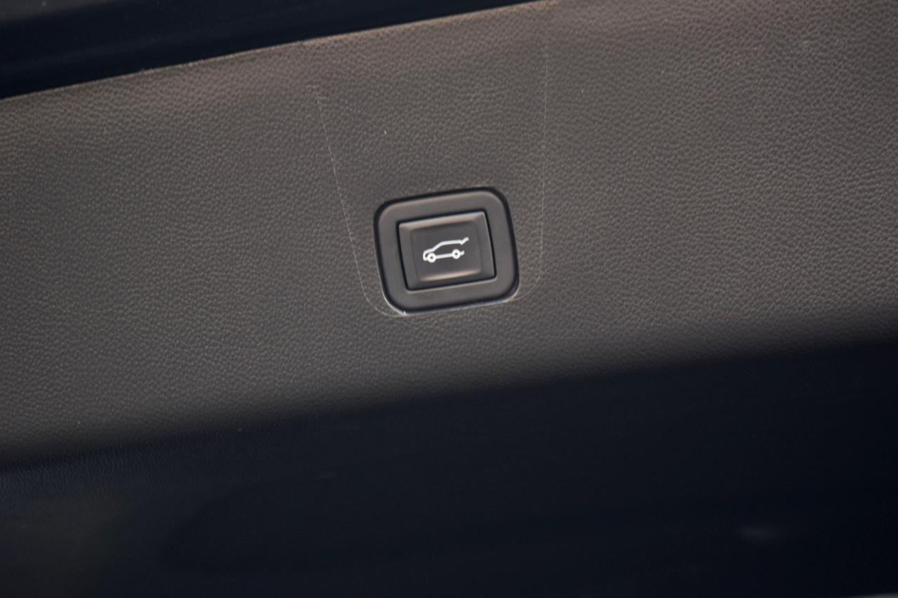 Chevrolet Traverse FWD 4dr LT Leather 2023