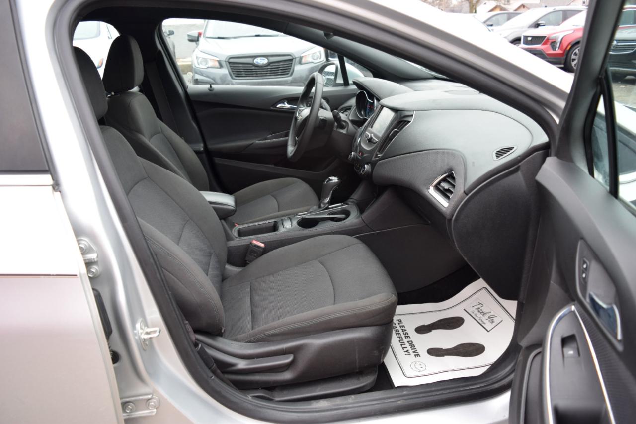 Chevrolet Cruze 4dr HB 1.4L LT w/1SD 2017