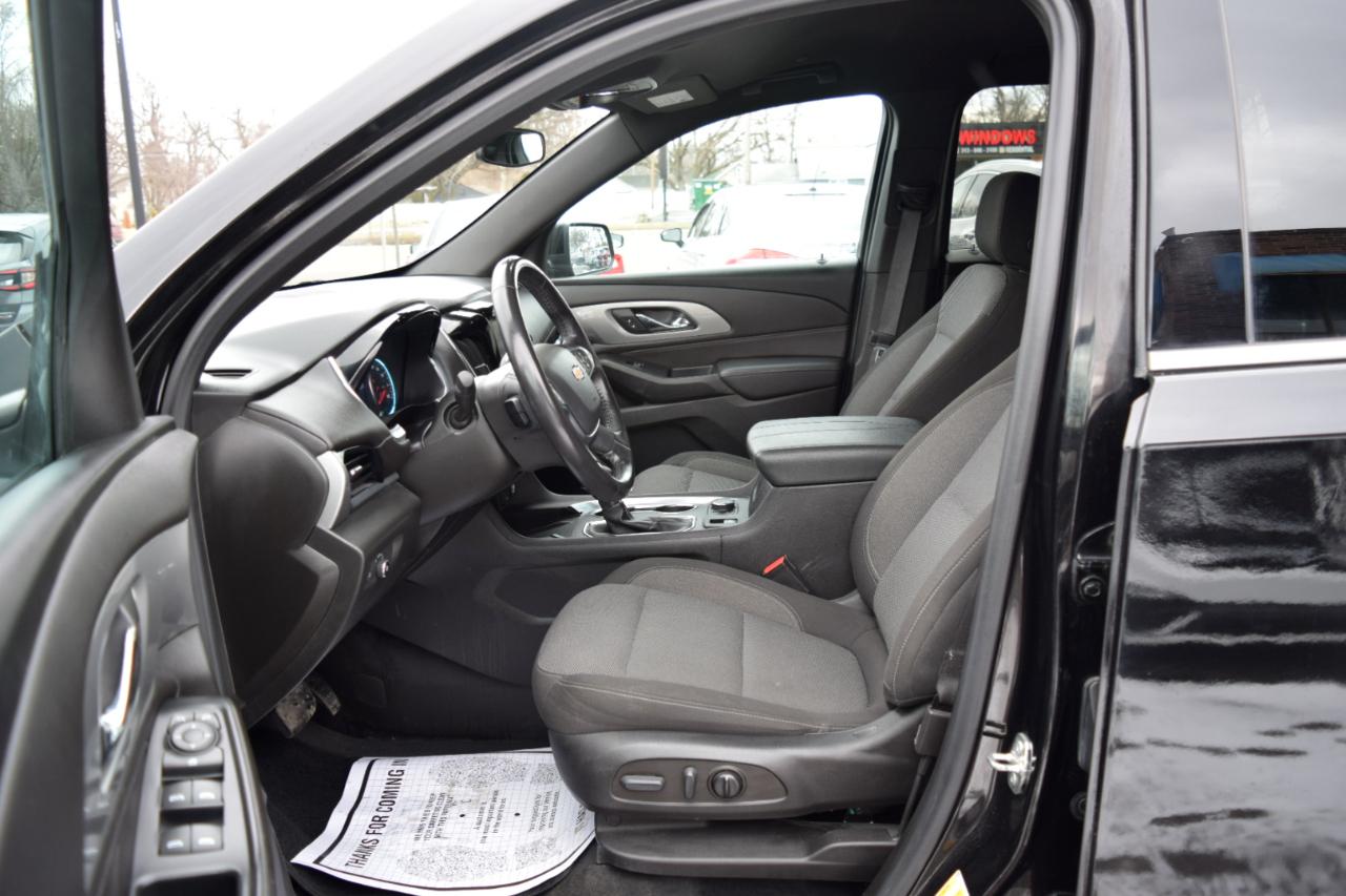 Chevrolet Traverse AWD 4dr LT Cloth w/1LT 2022