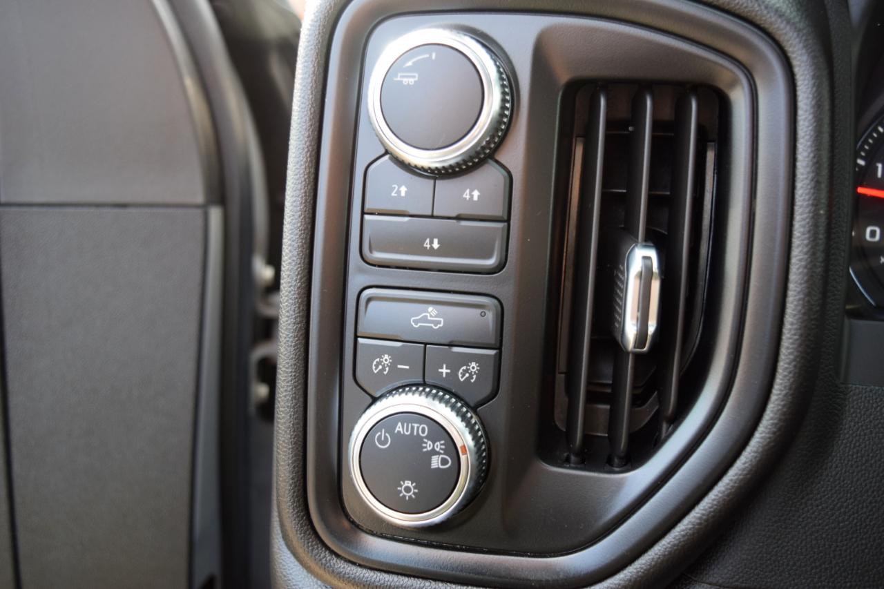 GMC Sierra 2500HD 4WD Crew Cab 159" Pro 2025