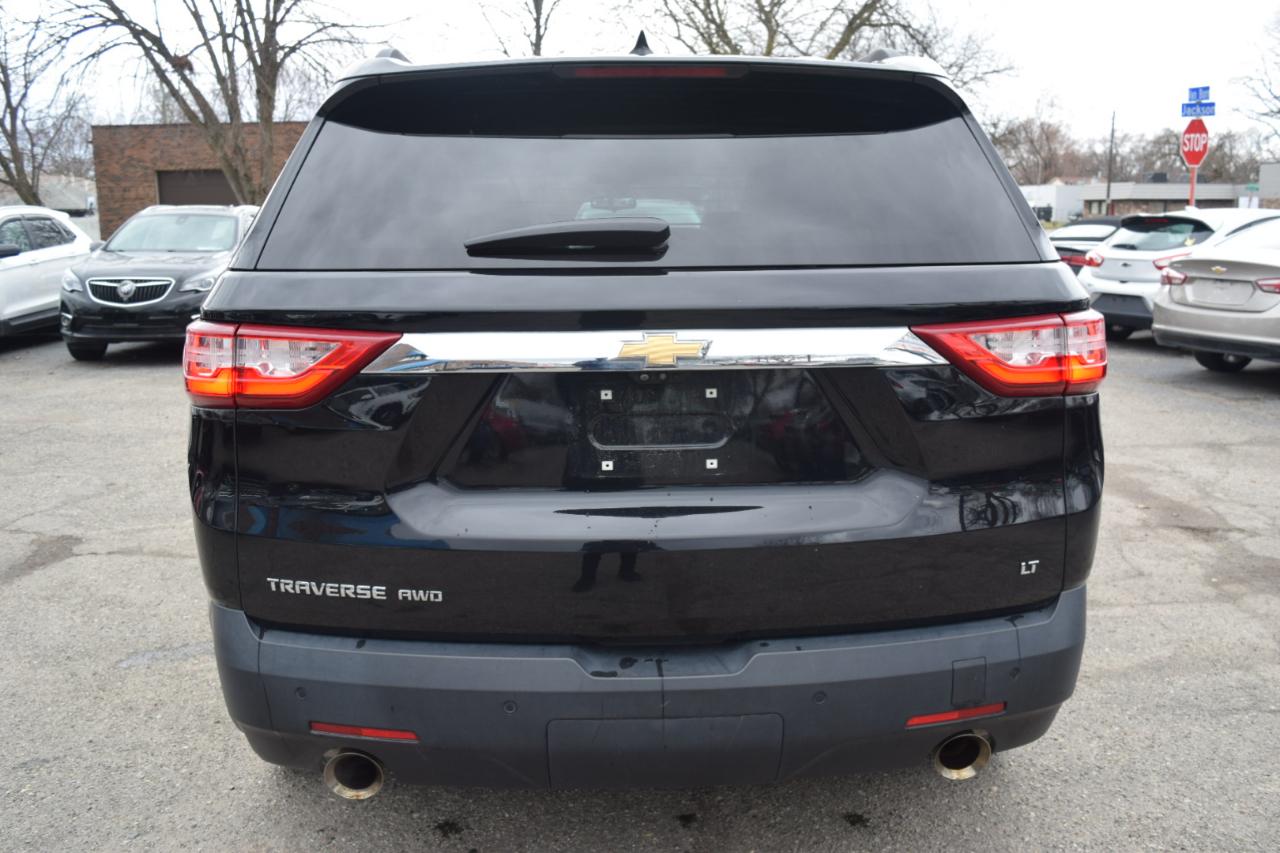 Chevrolet Traverse AWD 4dr LT Leather 2021