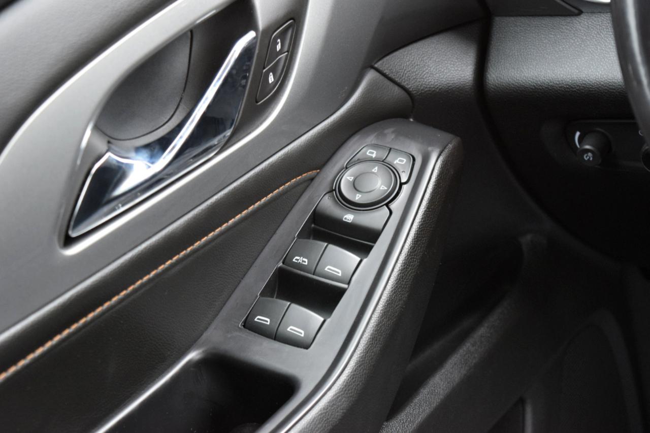 Chevrolet Traverse AWD 4dr LT Leather 2021