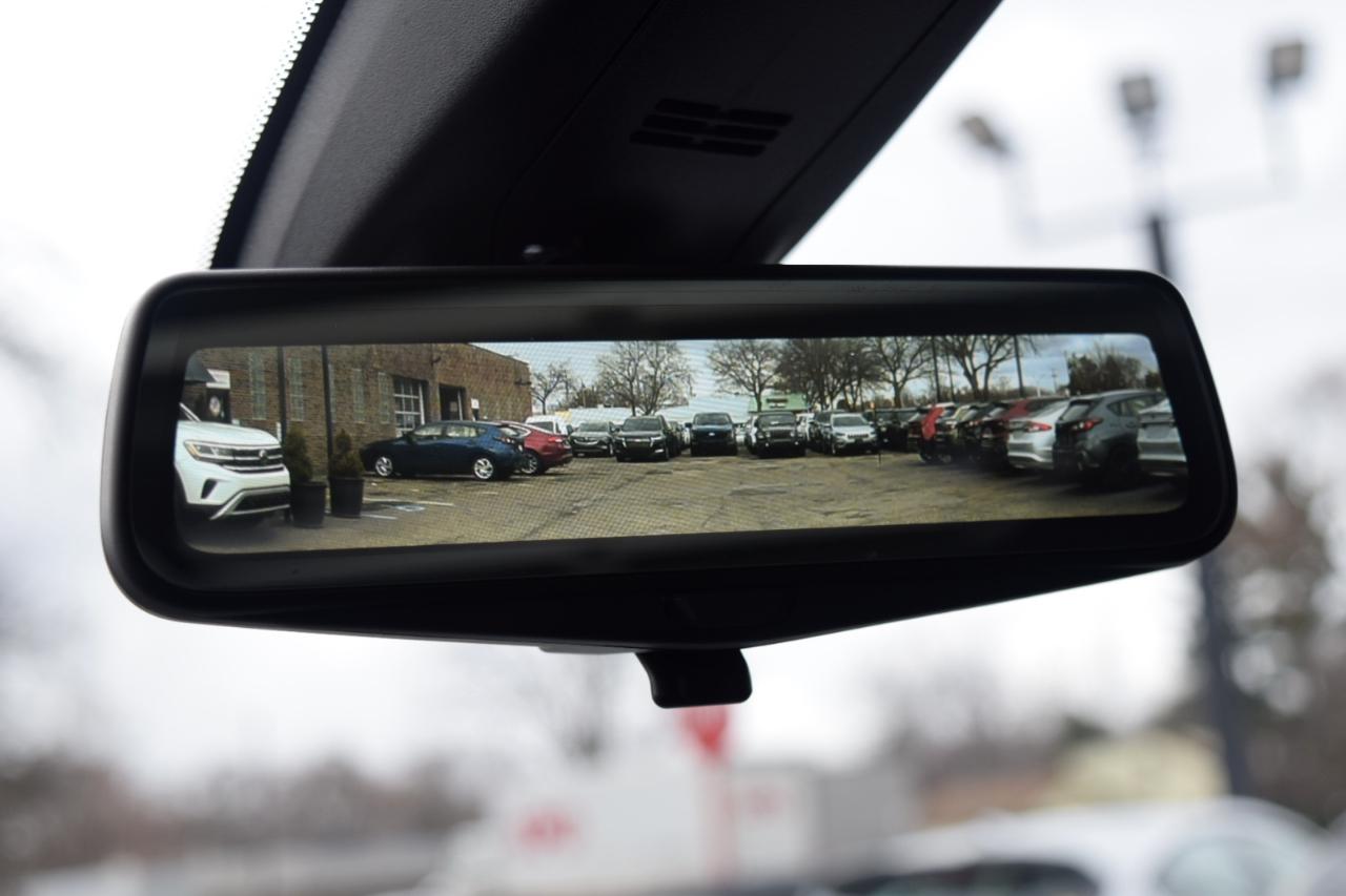 Chevrolet Traverse AWD 4dr LT Leather 2021