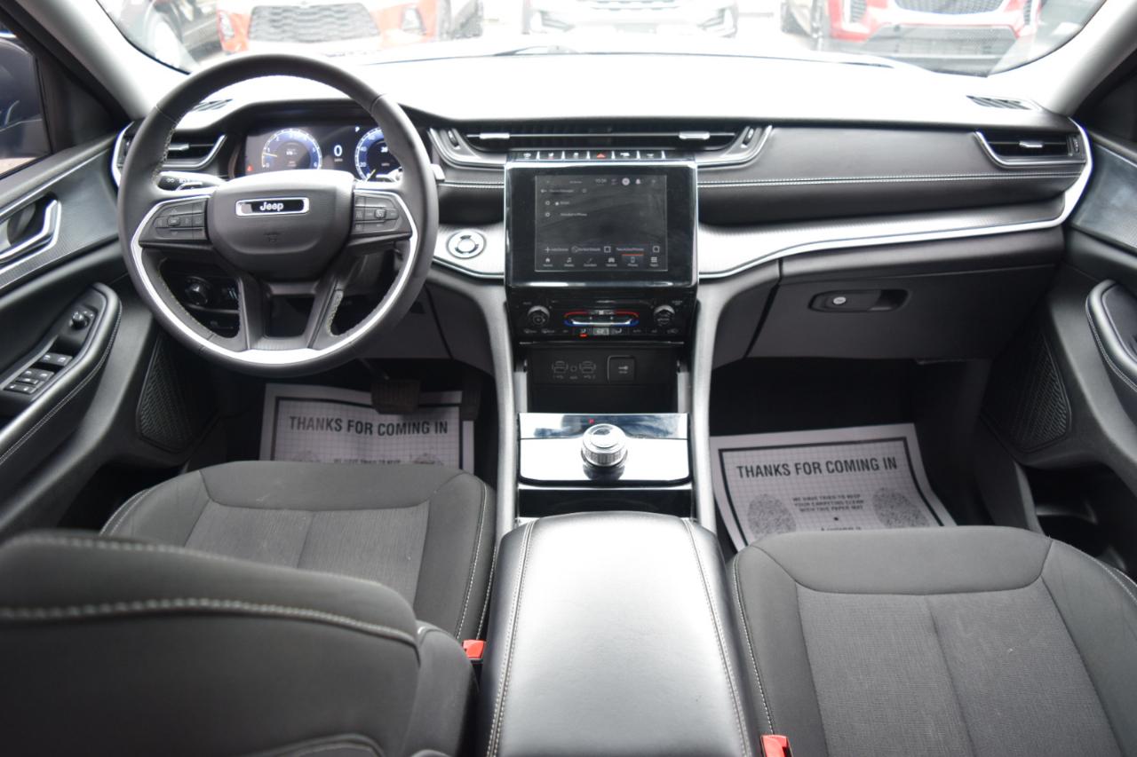 Jeep Grand Cherokee L Laredo 4x4 2023