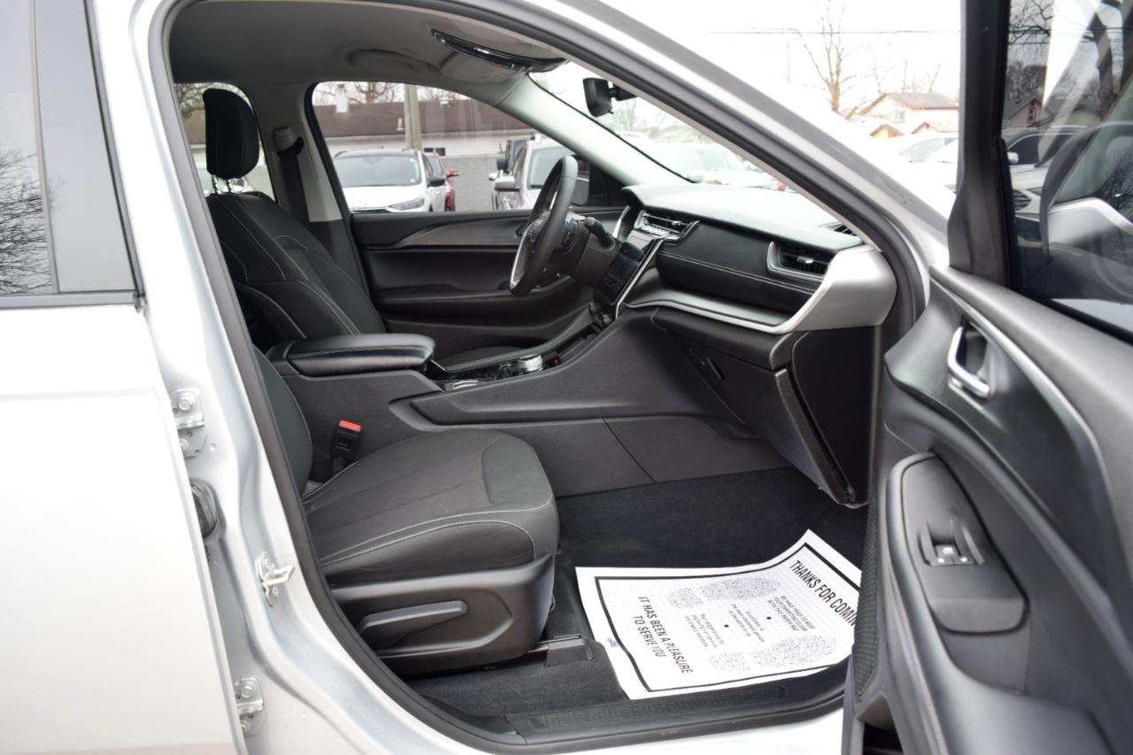 Jeep Grand Cherokee L Laredo 4x4 2023