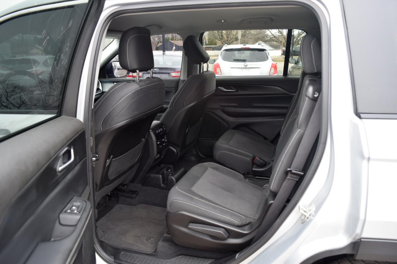 Jeep Grand Cherokee L Laredo 4x4 2023